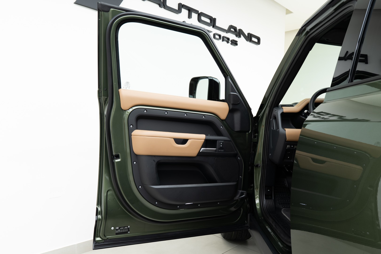 2026 LAND ROVER DEFENDER X- DAYNAMIC HSE P400E GCC UNDER WARRANTY